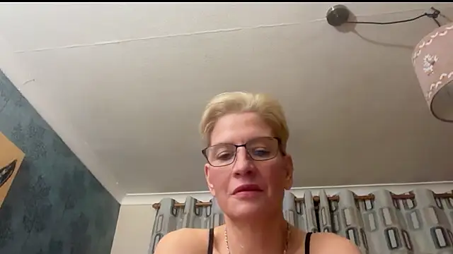 JennyHazel1's cam snapshot