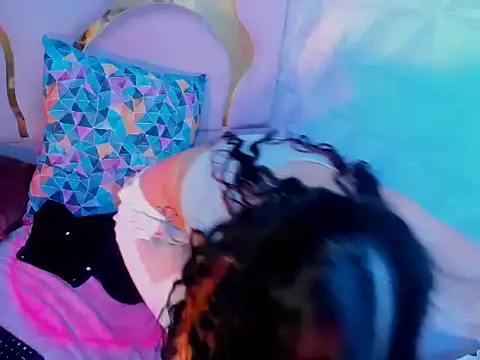 ElaSalvatorehh's cam snapshot