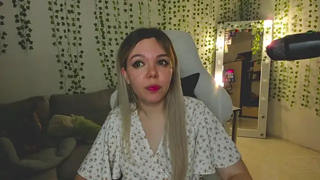 SpecterGirl's cam snapshot