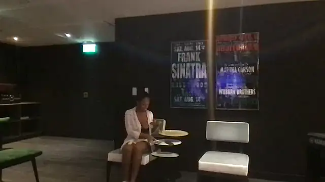 tia___fox's cam snapshot