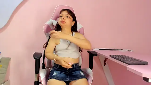 CharlotteMuller's cam snapshot