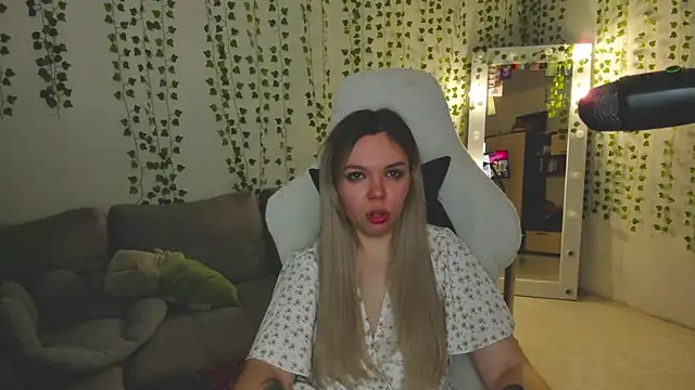 SpecterGirl's cam snapshot