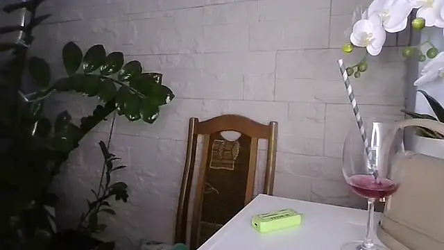 JuliaLovely's cam snapshot