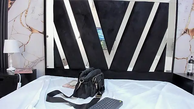 KarinaSimonz live sex cam