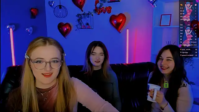 liana_kisses live sex cam