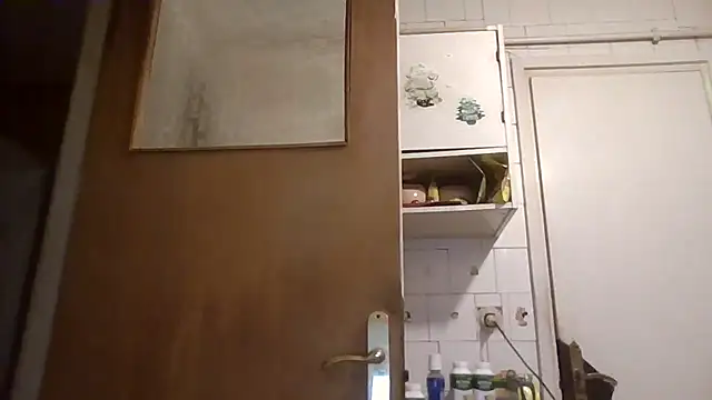 mariusica1@xh's cam snapshot