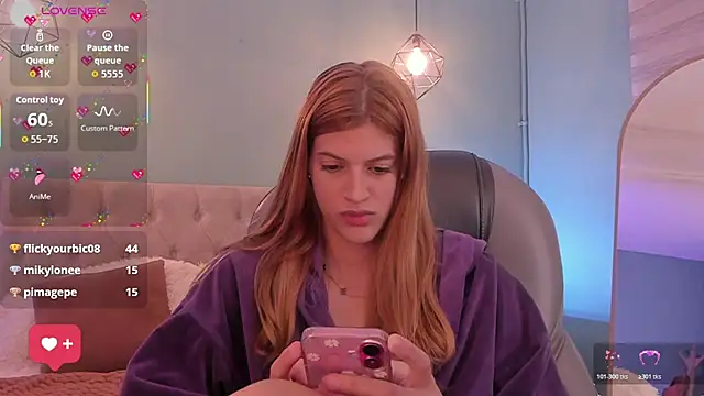 Nora_Vennucci live sex cam