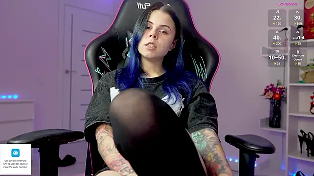 QueenAliceX live sex cam