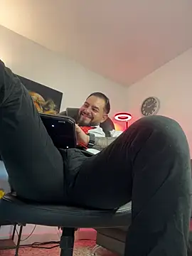 Ethan_Castellano live sex cam