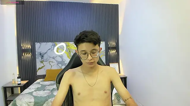 SantiagoRusso18 live sex cam