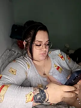 Saucy-Serenity live sex cam