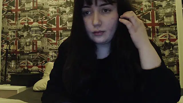 Lynylou live sex cam