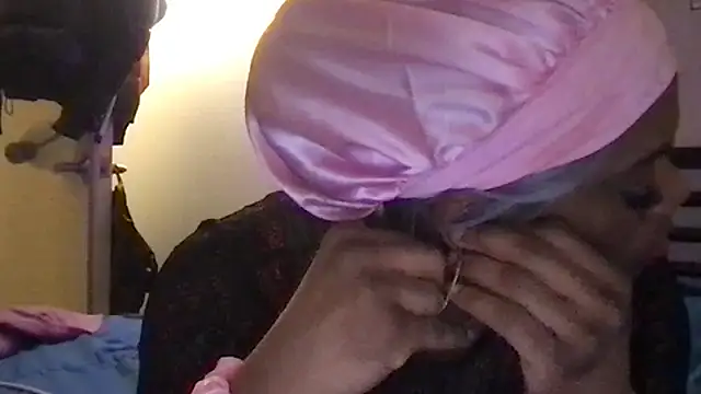 frenchiego's cam snapshot