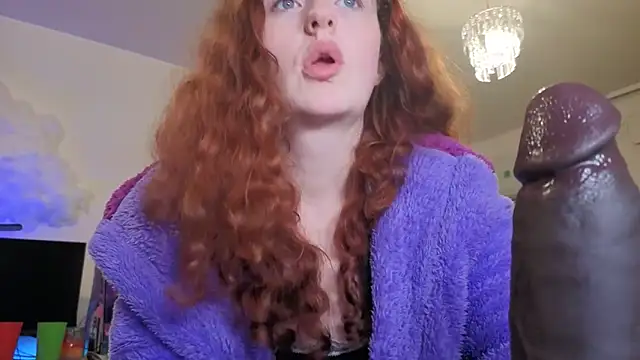 ENGLISHEMILY_69's cam snapshot