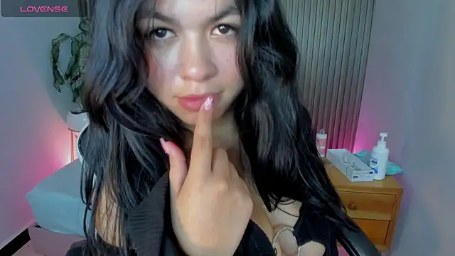 adarna13_ live sex cam