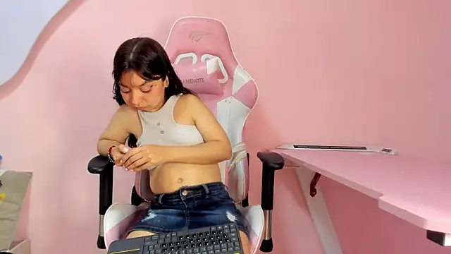 CharlotteMuller's cam snapshot