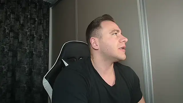 Thori92 live sex cam