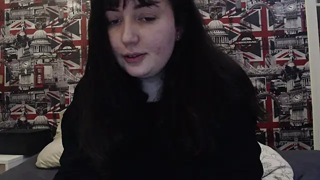 Lynylou live sex cam