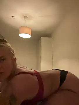 nastyblondemilf live sex cam