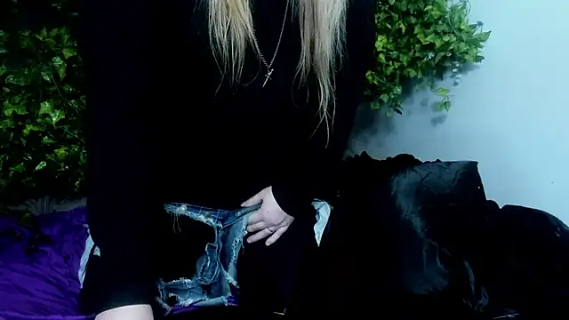 Blacklim00n live sex cam