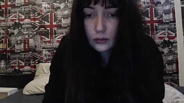 Lynylou's cam snapshot