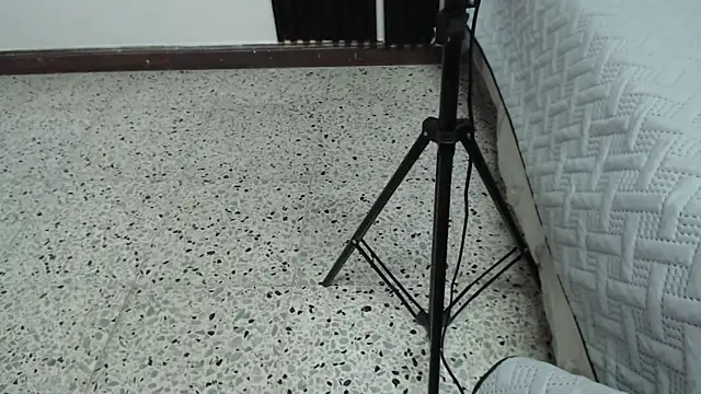 Sharlo_Alvarez's cam snapshot