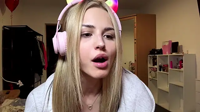 Evva_mayy live sex cam