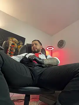 Ethan_Castellano live sex cam