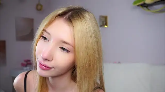 SunnivaCovil live sex cam