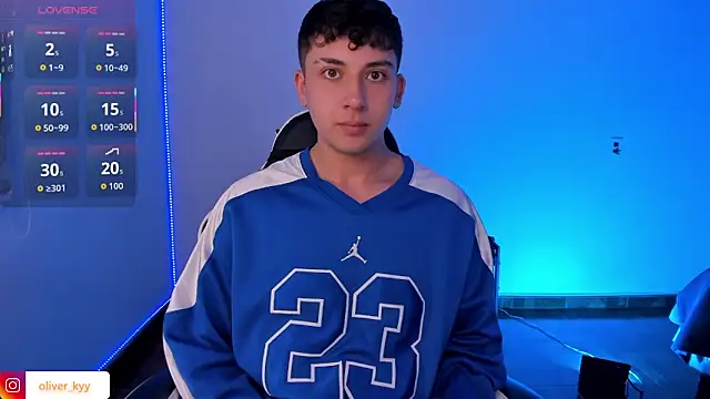 oliver_kyy's cam snapshot