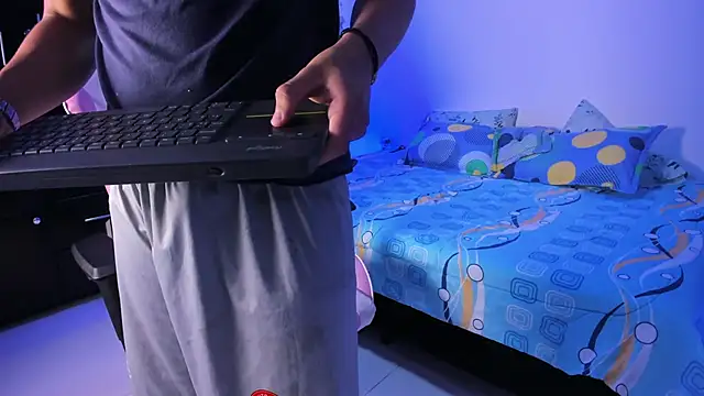 Adrian_Prime_'s cam snapshot