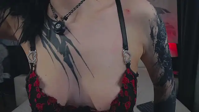 MaeveMoon live sex cam