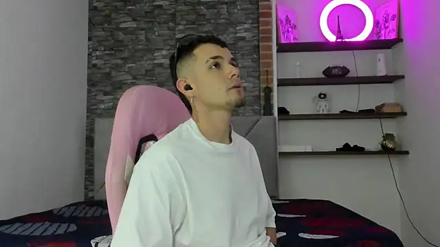 BooyHott_'s cam snapshot