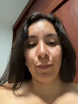 emely_sexx20 live sex cam