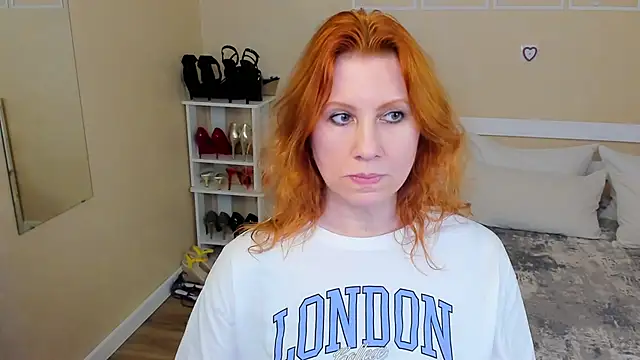 FoxySophia live sex cam