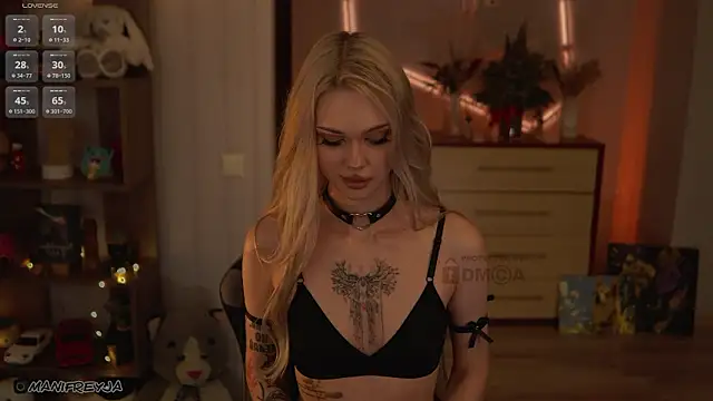 ManiFreyja live sex cam