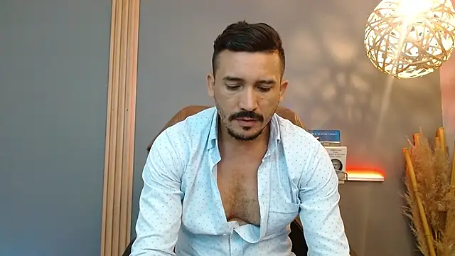 Reiko_85_'s cam snapshot