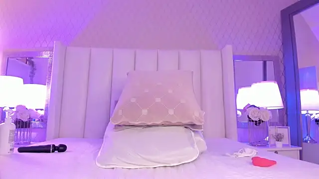 SophiaSmiiths_ live sex cam