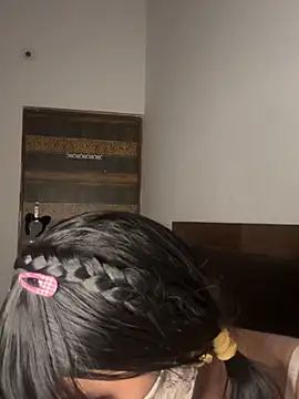 KavyaCurves live sex cam