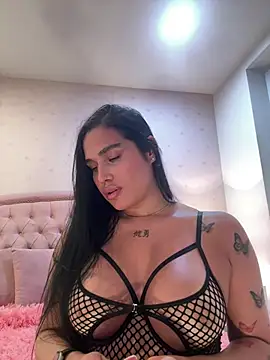 Bella__Wood live sex cam