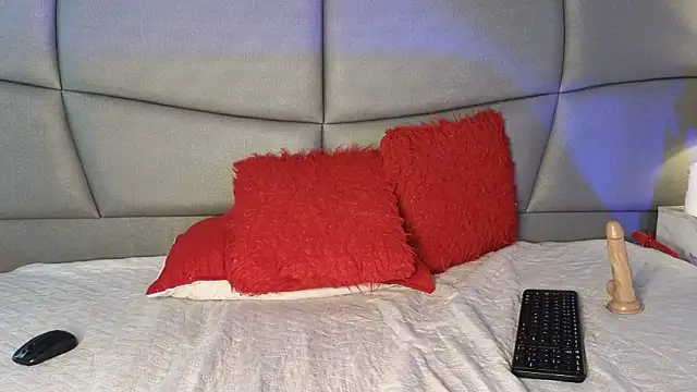 DaphneBlacke's cam snapshot