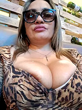 Afroditecash live sex cam