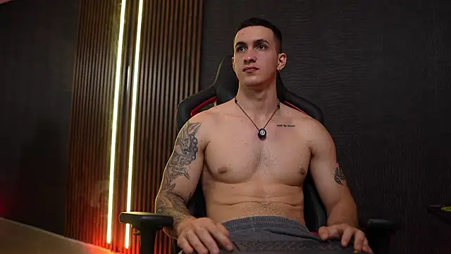 JacksonOlsenn live sex cam