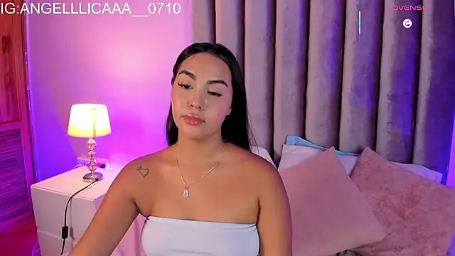 Little_Angelica18's cam snapshot