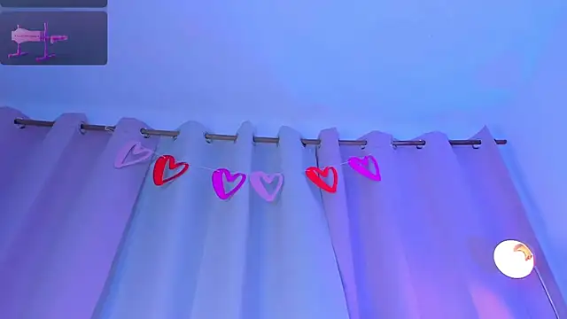 Megan_VixenX's cam snapshot