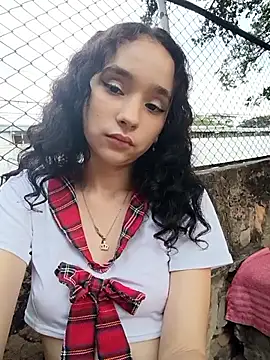 sweet_outdoor_charm live sex cam