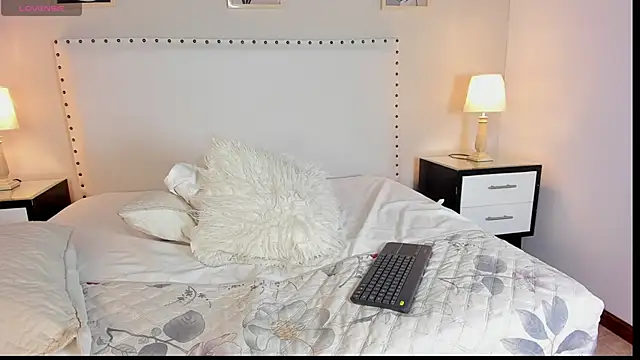 annie_katte's cam snapshot