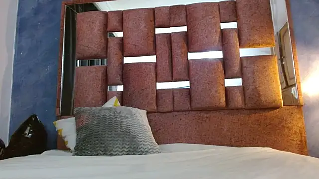 bella_volup's cam snapshot