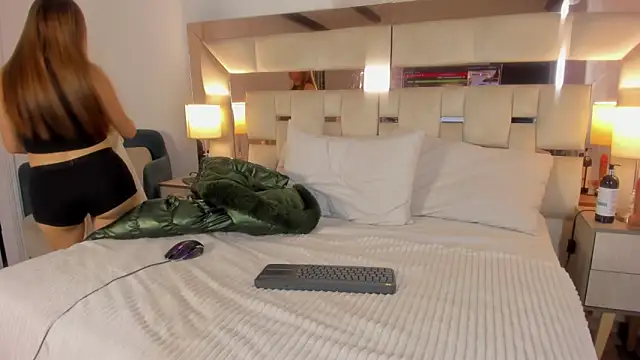 EloiseClairmont's cam snapshot