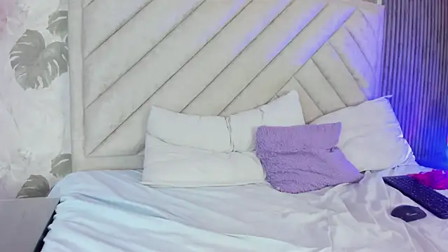 Lolaa-evans's cam snapshot